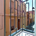Cavour 31 1br In Heritage Building With Parking, Old Town Апартаменты