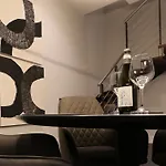 Cavour 31 1br In Heritage Building With Parking, Old Town Апартаменты *
