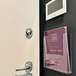 Cavour 31 1br In Heritage Building With Parking, Old Town Апартаменты *
