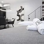 Cavour 31 1br In Heritage Building With Parking, Old Town * Ольбия