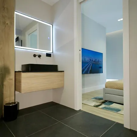 Apartment Spacious Modern In Monumental Building - Free Parking - Workspace - Historical Centre Olbia