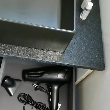 Spacious Modern Fully Equipped In Monumental Building - Parking - Historical Centre *