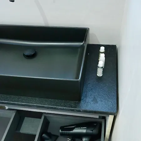 Spacious Modern Fully Equipped In Monumental Building - Parking - Historical Centre Appartement Olbia