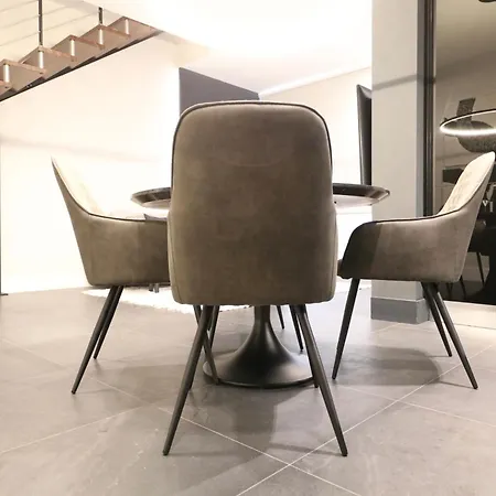 Spacious Modern Fully Equipped In Monumental Building - Parking - Historical Centre Appartement *