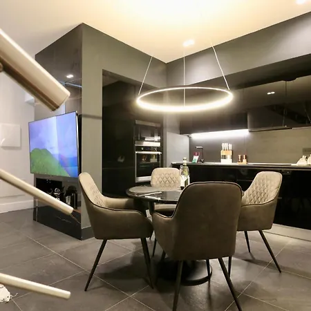 Spacious Modern In Monumental Building - Free Parking - Workspace - Historical Centre Olbia