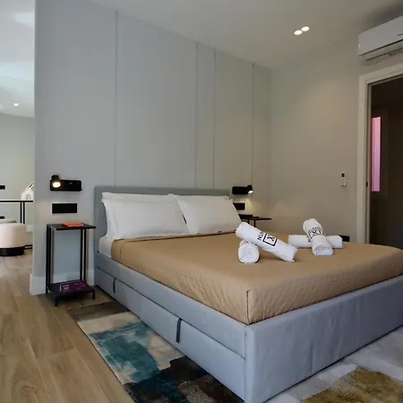Spacious Modern In Monumental Building - Free Parking - Workspace - Historical Centre *
