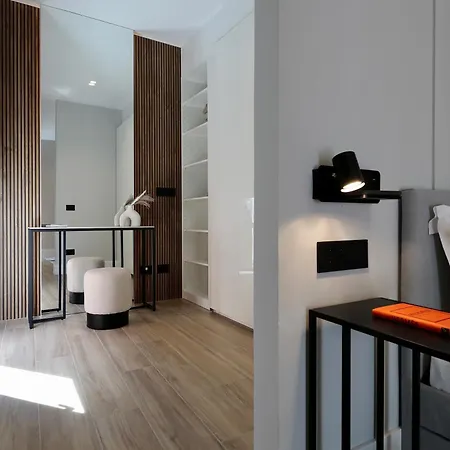 Spacious Modern In Monumental Building - Free Parking - Workspace - Historical Centre Olbia