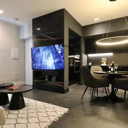 Spacious Modern Fully Equipped In Monumental Building - Parking - Historical Centre * Olbia