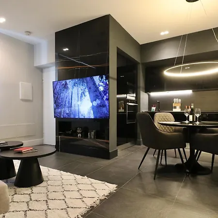 Spacious Modern In Monumental Building - Free Parking - Workspace - Historical Centre * Olbia