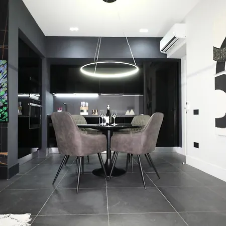 Spacious Modern Fully Equipped In Monumental Building - Parking - Historical Centre * Olbia