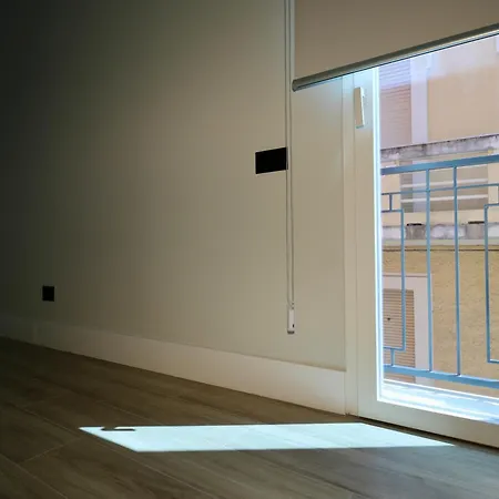 Spacious Modern In Monumental Building - Free Parking - Workspace - Historical Centre *