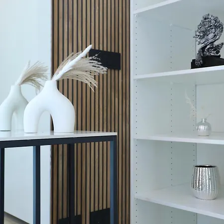 Spacious Modern In Monumental Building - Free Parking - Workspace - Historical Centre