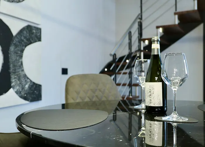 Spacious Modern Fully Equipped In Monumental Building - Parking - Historical Centre Apartamento *