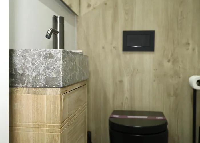 Spacious Modern Fully Equipped In Monumental Building - Parking - Historical Centre アパート