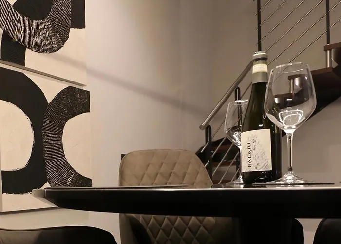 Spacious Modern Fully Equipped In Monumental Building - Parking - Historical Centre アパート *