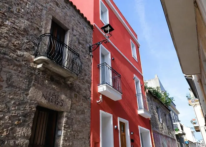 Spacious Modern Fully Equipped In Monumental Building - Parking - Historical Centre * Olbia